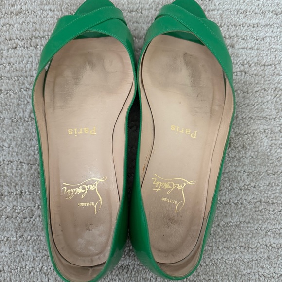 Christian Louboutin Green flat open toe sandals - Picture 7 of 7